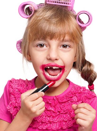 13 Signs That You Are a Future Makeup Artist