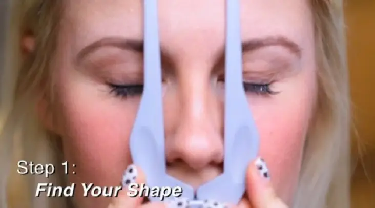 Eyebrow Shaping 01