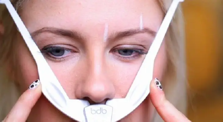 Eyebrow Shaping 03