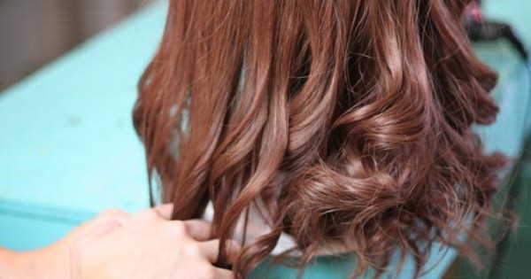 Tutorial: How to Create Lasting Curls