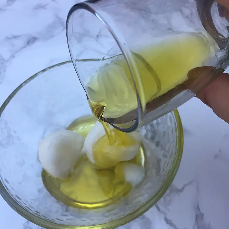 hair-mask-oil-and-coconut