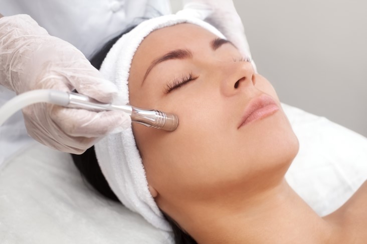 how microdermabrasion actually works