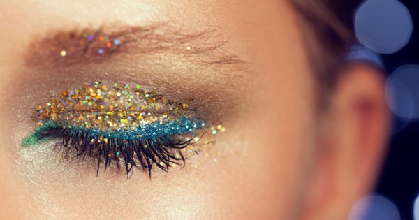 unique glitter makeup styles