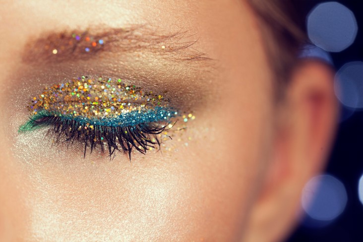 unique glitter makeup styles