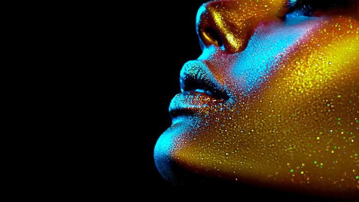 Creative glitter Halloween costume ideas