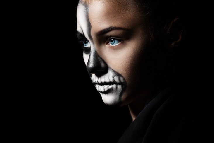 7 Halloween Costume Ideas Suitable for a Budding Cosmetologist ...