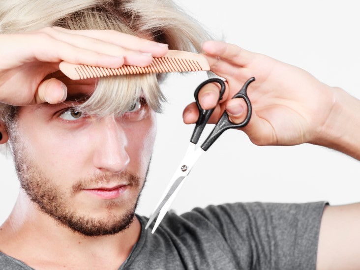 Cutting hair properly at home