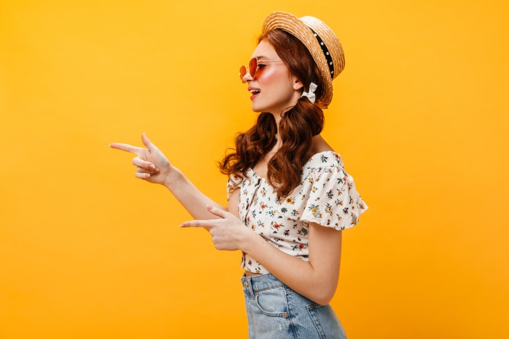 styling your hair with hats