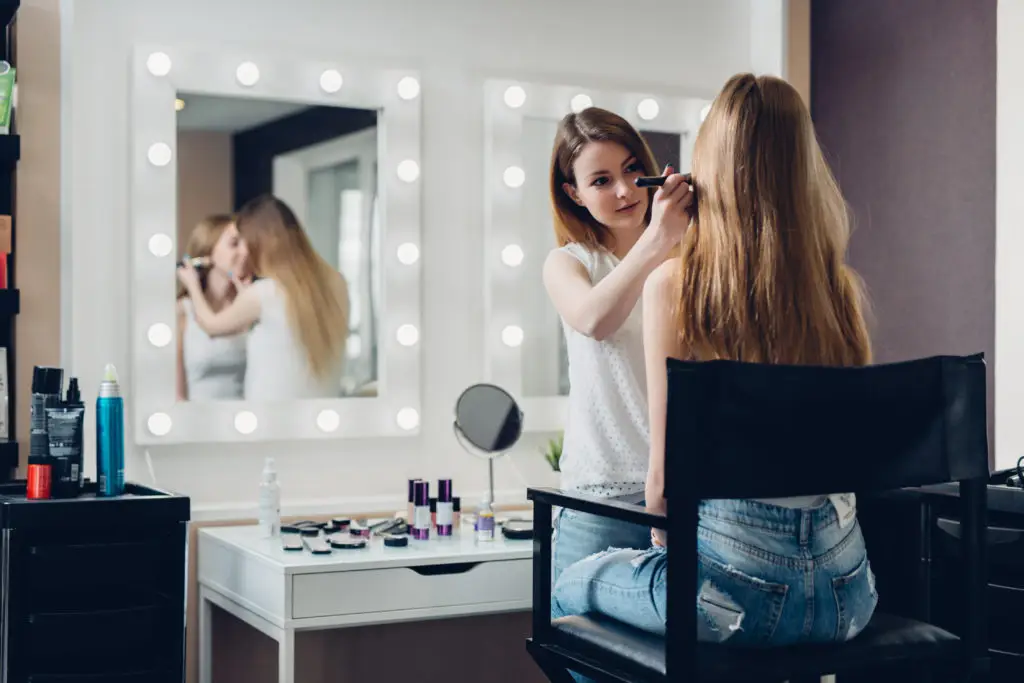 makeup artist