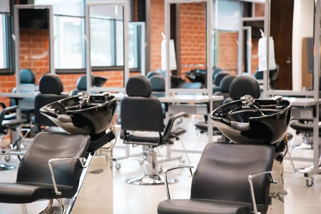 Ogle School Arlington Campus image of the salon floor