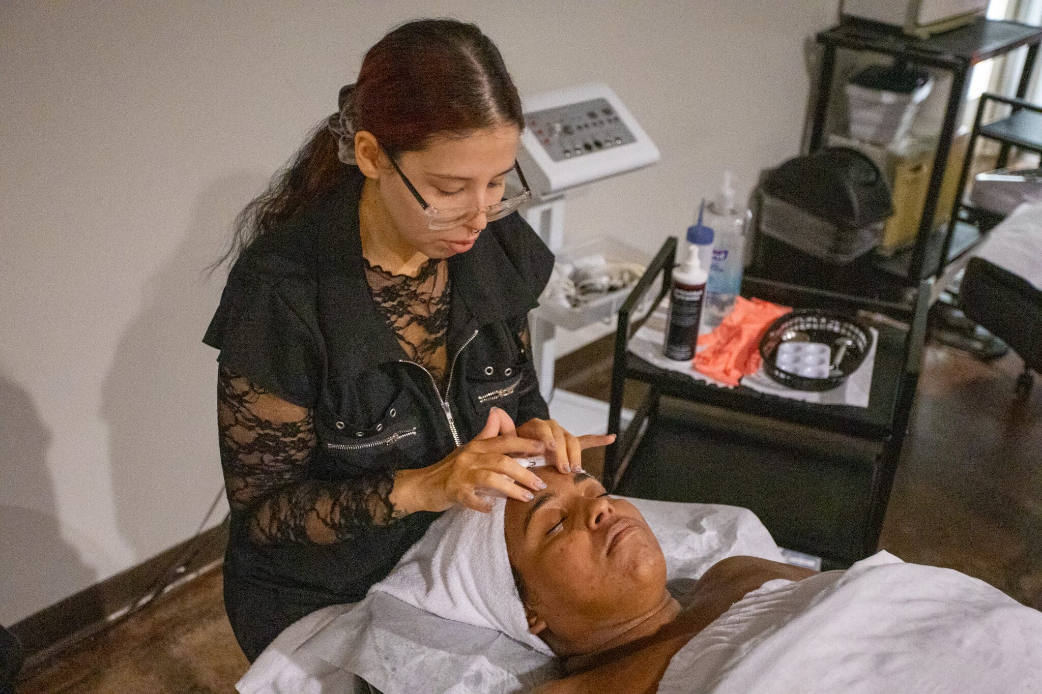 How to Choose an Esthetics School for Hands-On Waxing and Facial Training